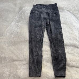 lululemon diamond dye leggings size 4. okay condition, seam is missing.